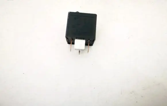 BMW 5 E60 E61 Other relay 61366901469 v23136-j6-x48