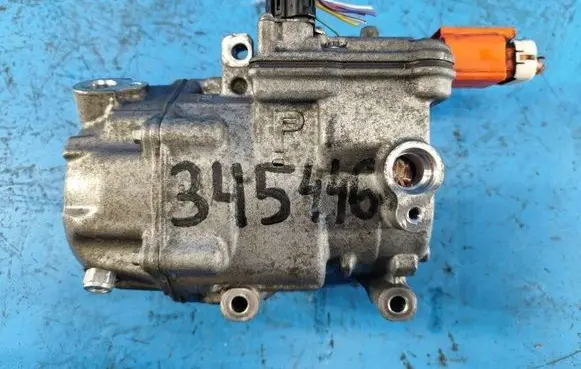 Toyota Prius (XW30) Air conditioning (A/C) compressor (pump) 8837047060