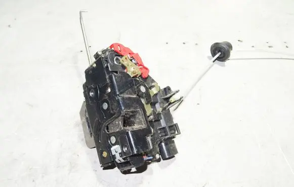 Audi A4 S4 B6 8E 8H Front door lock 8E2837015C
