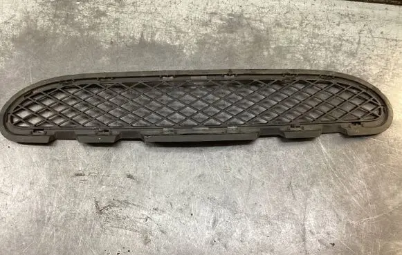 Mercedes-Benz C W203 Front bumper lower grill A2038850823