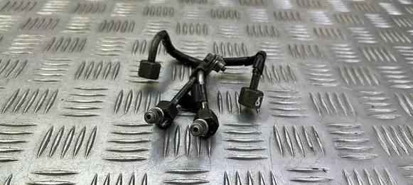 Fuel injector supply line/pipe