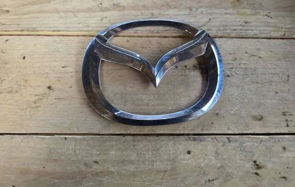 Mazda 5 Manufacturers badge/model letters C23651731