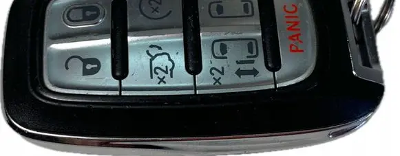 Chrysler Pacifica Ignition key/card 68217832AC