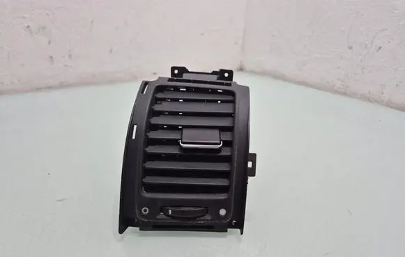 Honda CR-V Dashboard side air vent grill/cover trim 77630SWWG011M1
