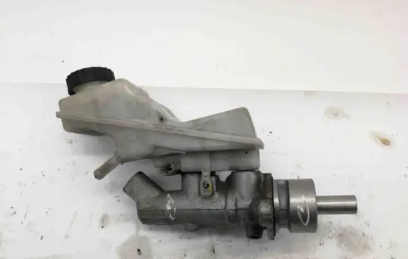 Toyota Corolla Verso E121 Master brake cylinder 25113479