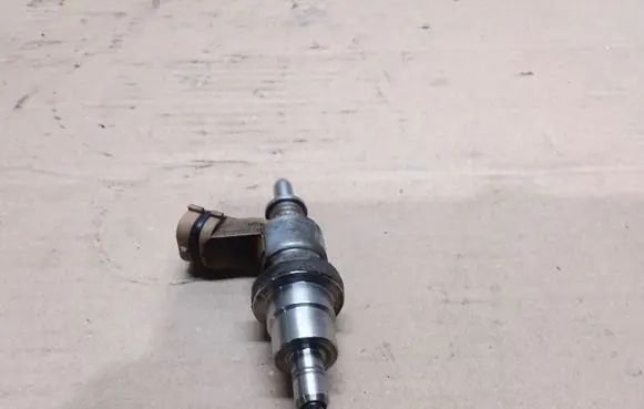 Toyota Corolla E140 E150 Fuel injector 2371026011