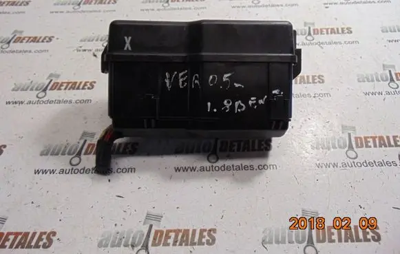 Toyota Corolla Verso AR10 Fuse box set