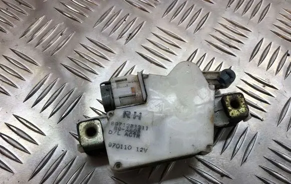 Isuzu Trooper Front door lock 8971283211