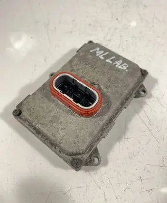 Mercedes-Benz ML W164 Headlight ballast module Xenon A0028206026 517103 5DF00870400