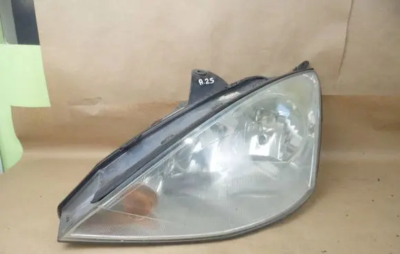 Ford Focus Headlight/headlamp