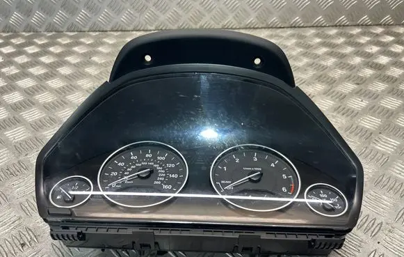 BMW 3 F30 F35 F31 Speedometer (instrument cluster) 9232895