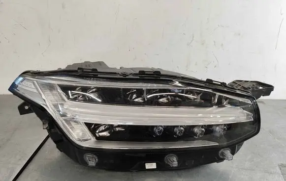 Volvo XC90 Headlight/headlamp 31446689