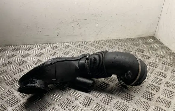 BMW 3 E92 E93 Air intake duct part 7807493 7806371