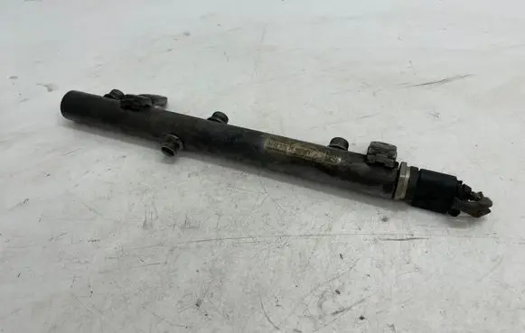 Mercedes-Benz CLS C219 Fuel main line pipe A6420702695101