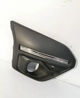 Dacia Sandero III Front fog light trim/grill 