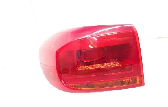 Volkswagen Tiguan Rear/tail lights 178933 178945
