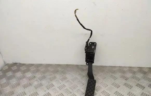 Volkswagen Transporter - Caravelle T6 Accelerator throttle pedal 7E1721503C
