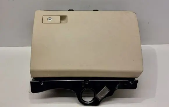 Glove box