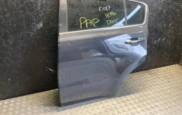 KIA Sportage Rear door