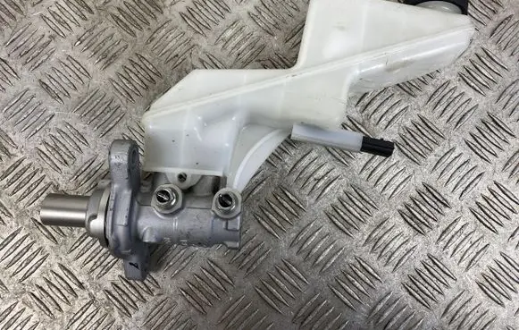 Nissan X-Trail T33 Master brake cylinder 854766