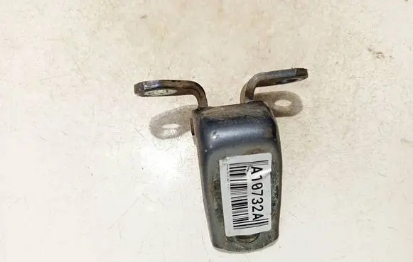 Honda CR-V Rear door lower hinge
