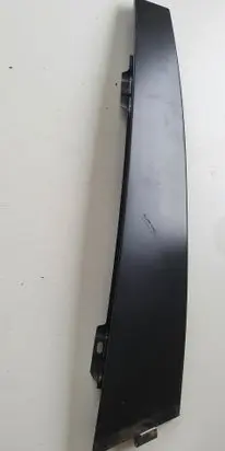 Volkswagen PASSAT B7 Front door glass trim molding