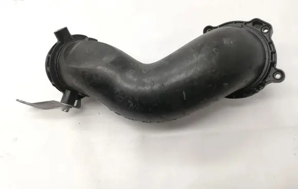 Mercedes-Benz C W205 Air intake duct part A6510903442