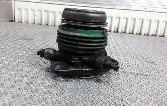 Opel Omega B1 Clutch release bearing slave cylinder 3163901001