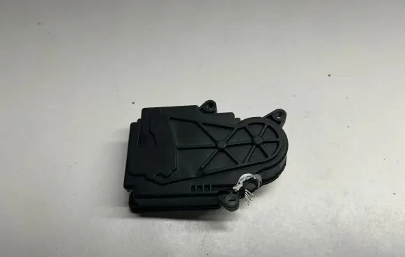 BMW 2 F45 Intake manifold valve actuator/motor E05078 E05078101
