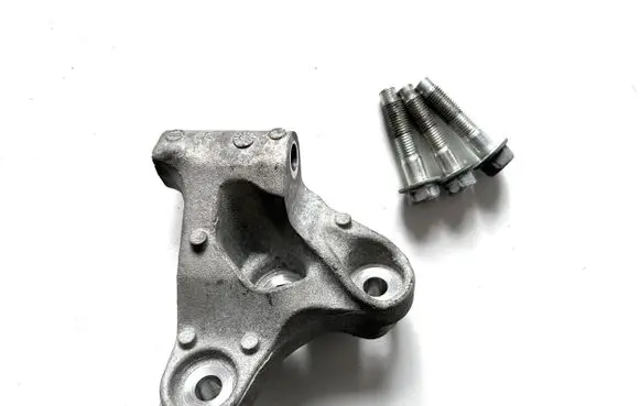Nissan Rogue Generator/alternator bracket 117103TA0A