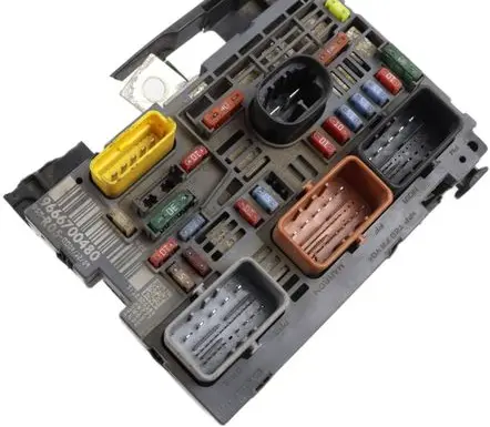 Peugeot 308 SW Fuse module 9666700480