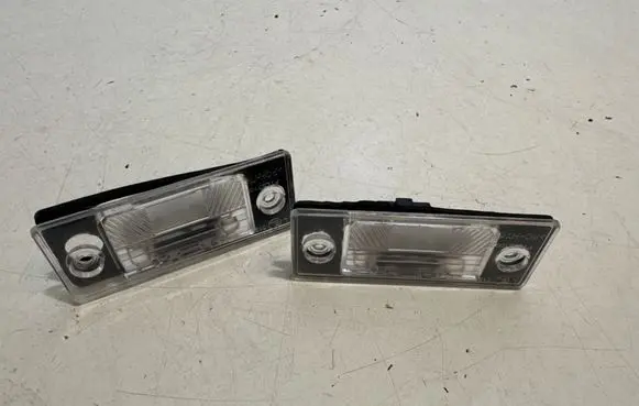 Volkswagen Touareg I Number plate light 05310920 FL5310920