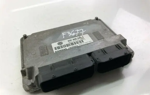 Volkswagen Polo IV 9N3 Other control units/modules 03E906033E F3677