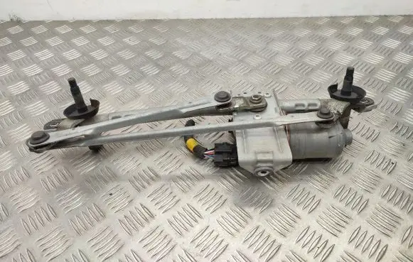 KIA Sportage Front wiper linkage and motor
