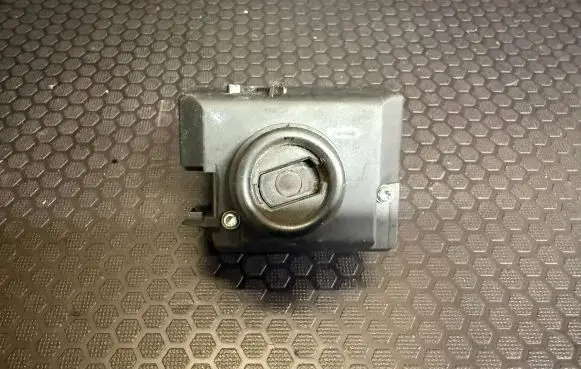 Mercedes-Benz C W203 Ignition lock 2095450908 33002410 33002409