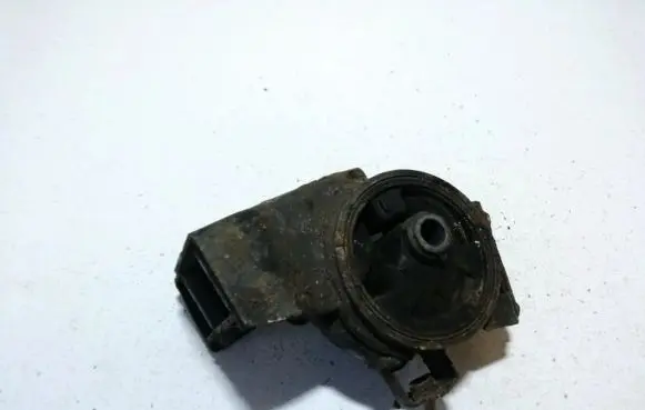 Mitsubishi Colt Engine mount bracket mr223881