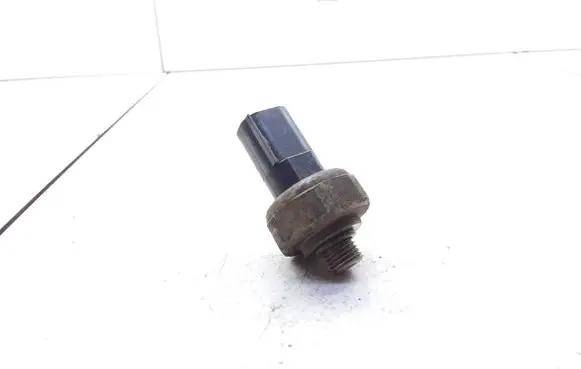 BMW 5 E39 Air conditioning (A/C) pressure sensor 64538370623