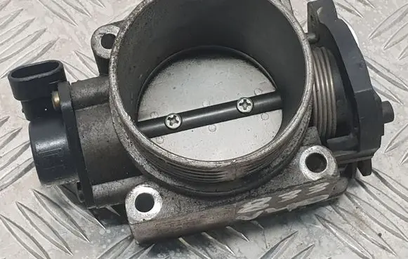 Volvo S40, V40 Throttle valve 9186760