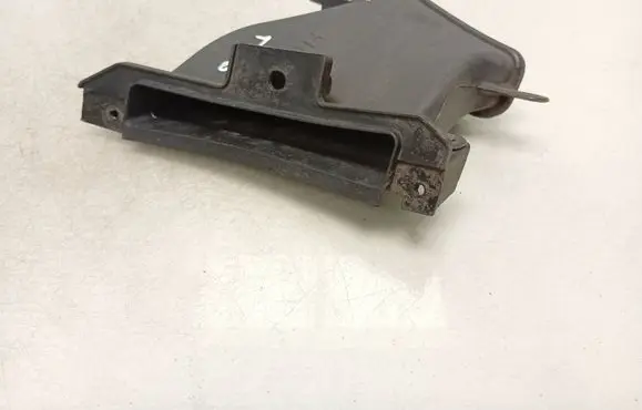 Hyundai i40 Brake cooling air channel/duct 865713Z500