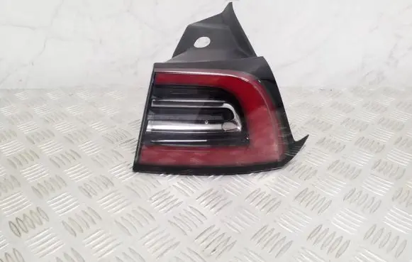Tesla Model 3 Rear/tail lights 1077398