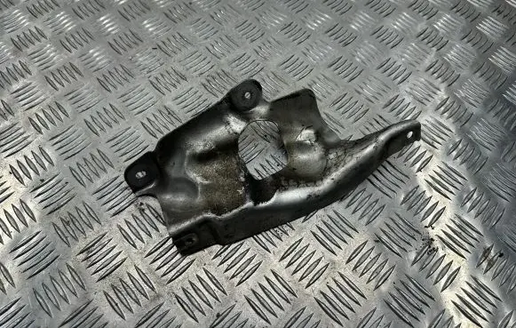 BMW 4 F32 F33 Heat shield in engine bay 7450534