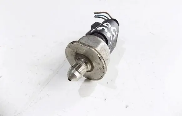 Volkswagen PASSAT B6 Fuel pressure sensor 03C906051D