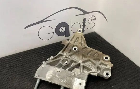 Hyundai Kona I Engine mounting bracket