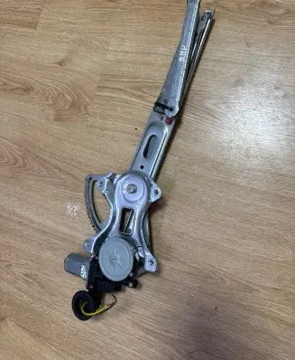 Toyota Prius (XW20) Front door window regulator with motor 8571035180 2621002330