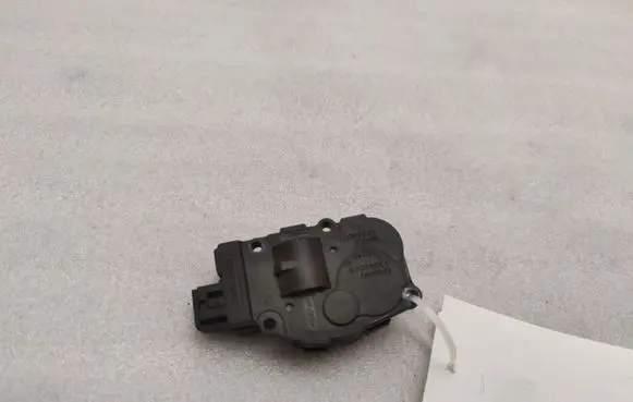 Mercedes-Benz CLS C218 AMG Air flap motor/actuator EFB490 K9749007