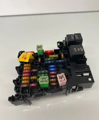 Audi A3 S3 8V Fuse module 5Q0937615C 336100