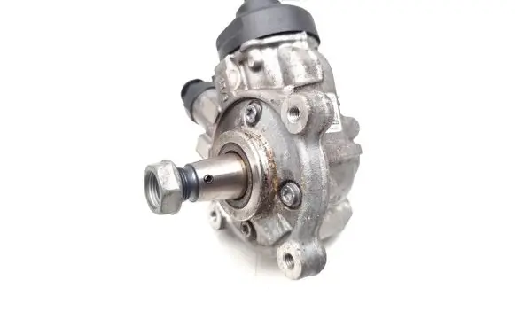 Skoda Superb B8 (3V) Fuel injection high pressure pump 04L130755E 0445010538