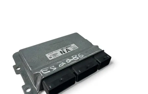 Dacia Sandero Engine control unit/module ECU 237105098S 237105100S