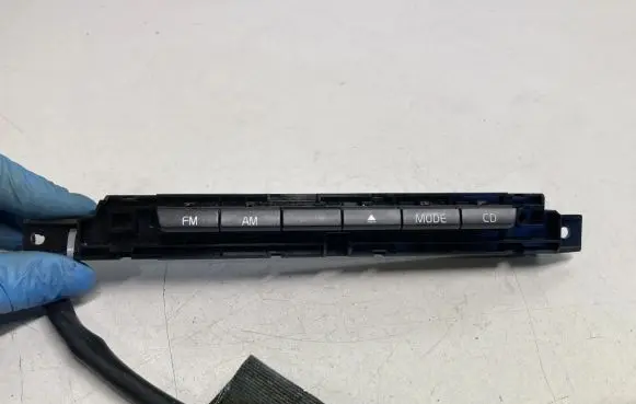 Head unit multimedia control