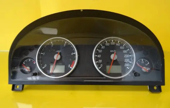 Ford Mondeo Mk III Speedometer (instrument cluster) 2S7F10849UB